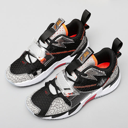 Men’s basketball shoes of high quality, available in many attractive colors and combinations, ideal for multiple occasions.