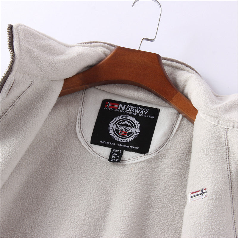 Casual men’s jacket made of perfectly warm material