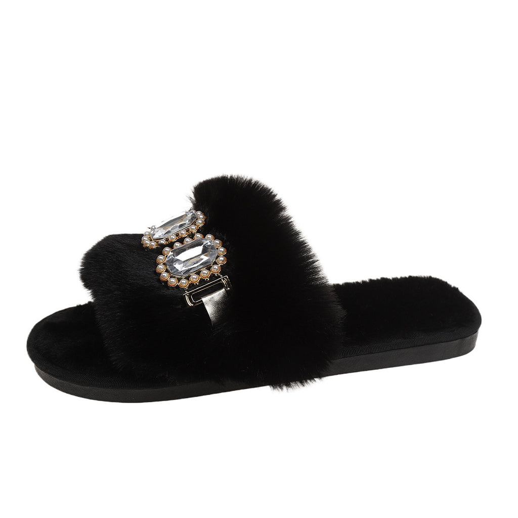 Fashionable fluffy slippers for women with stylish ‘diamond’ details