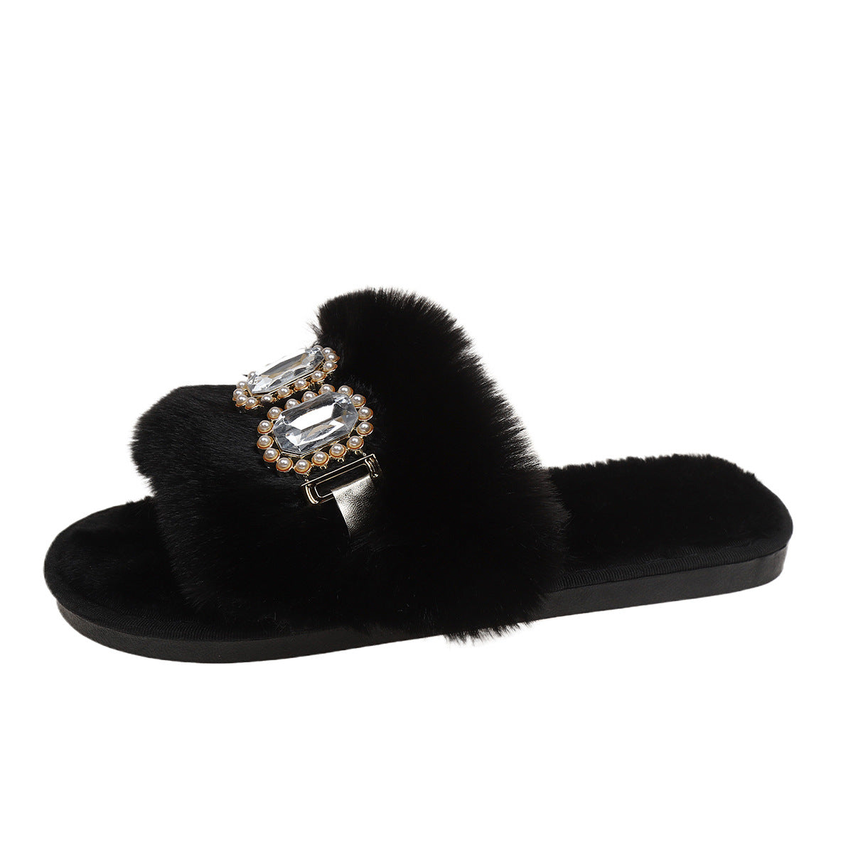 Fashionable fluffy slippers for women with stylish ‘diamond’ details